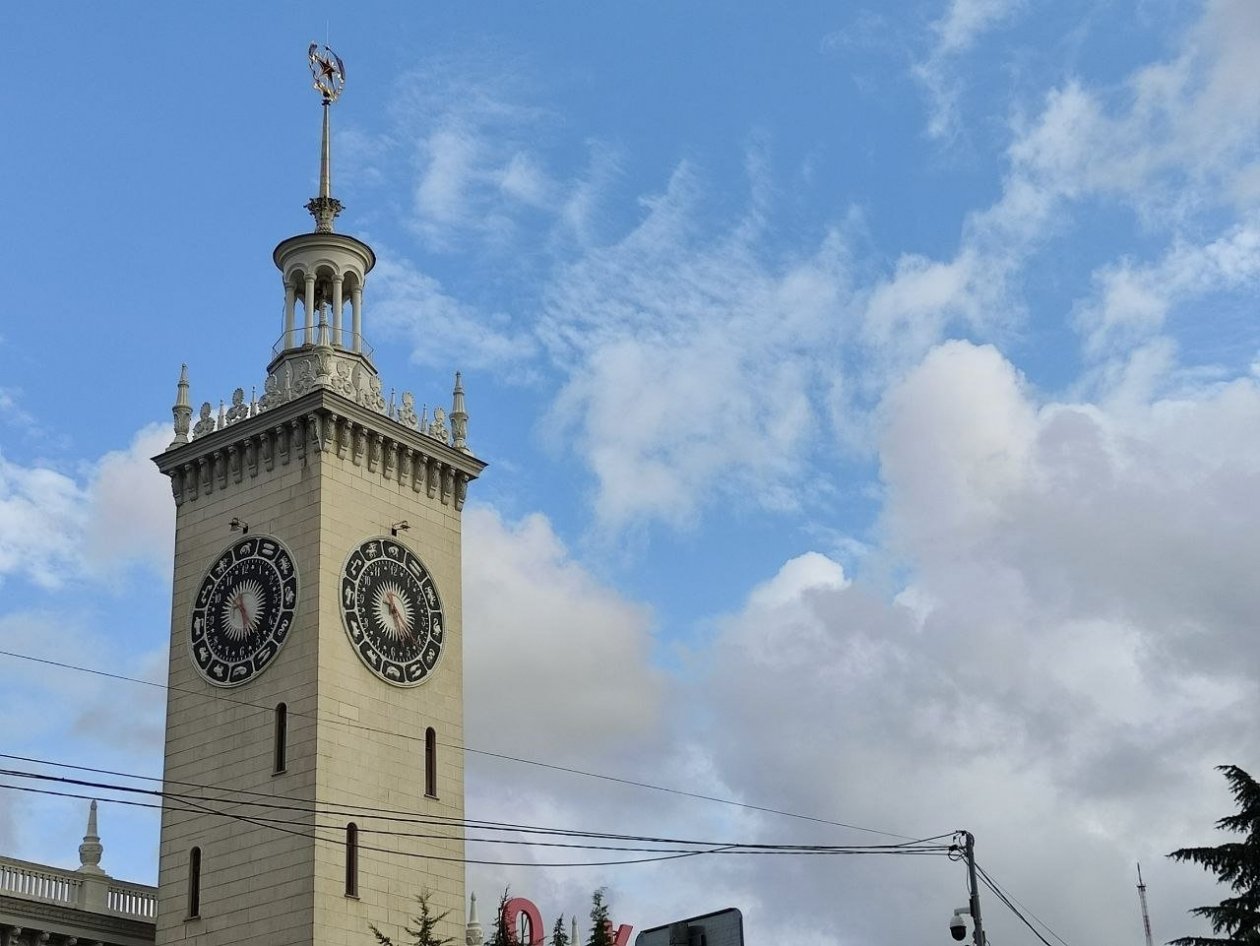 Массированную атаку БПЛА отражали в Сочи 10 часов Карина Подкина