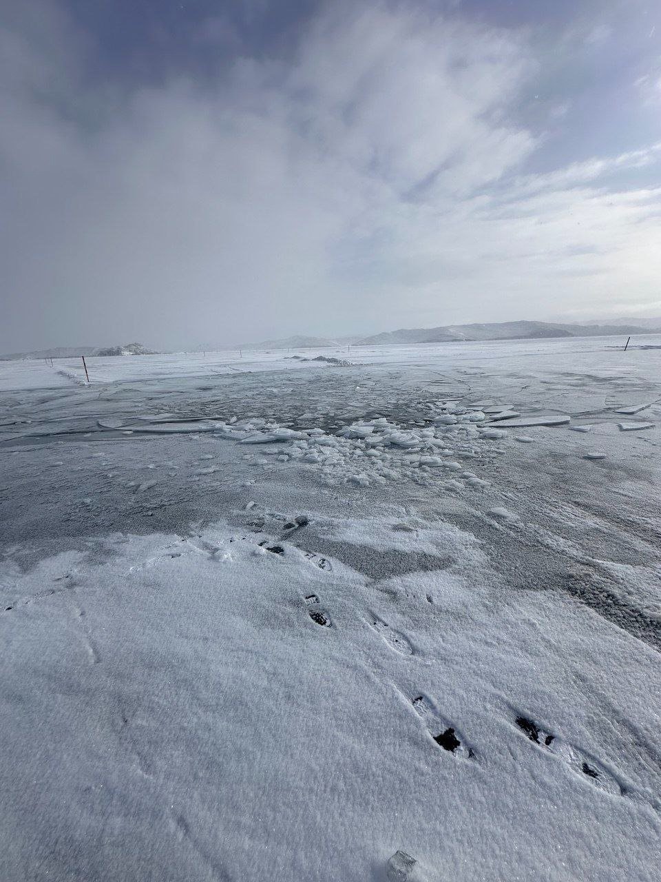 Ледовая переправа на Ольхон не открылась из-за трещины во льду Дорожная служба Иркутской области