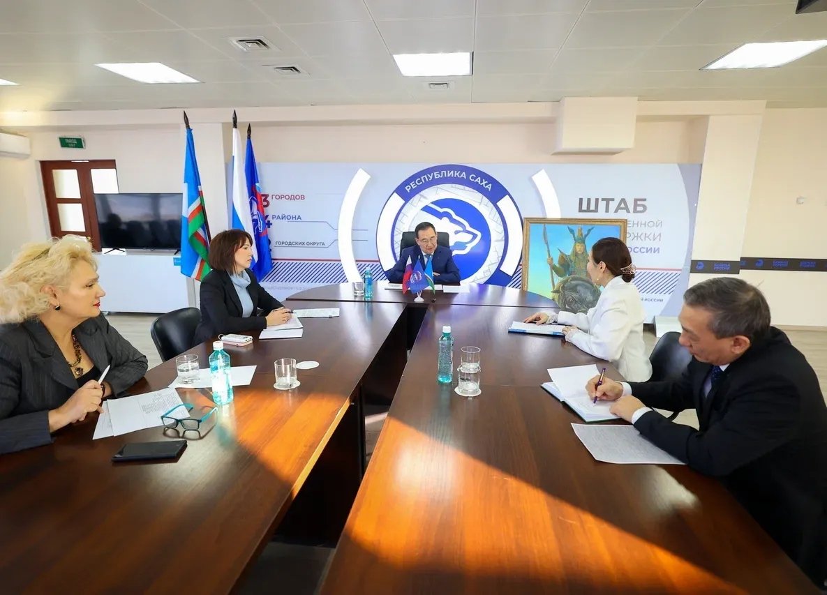 Глава Якутии рассмотрел обращения в приемной Председателя Партии &quotЕдиная Россия&quot Андрей Сорокин, ЯСИА