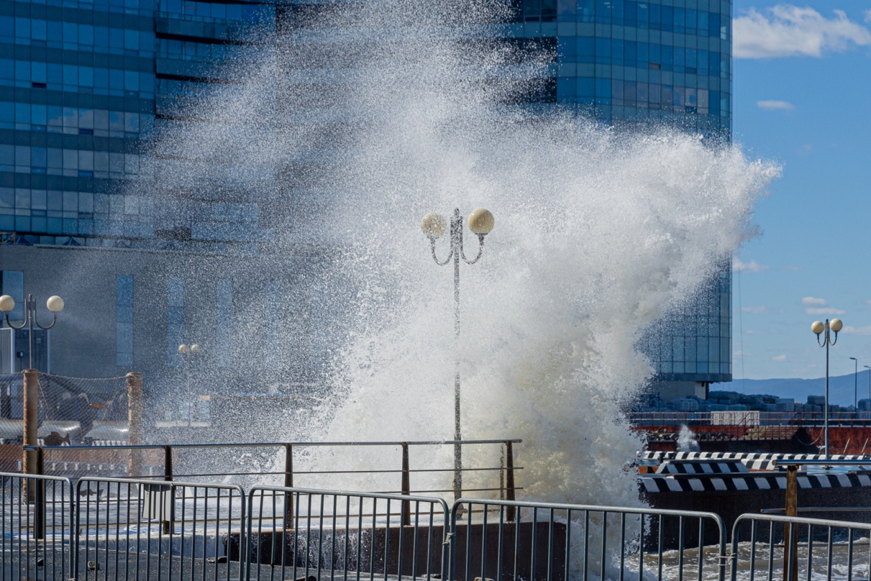 В портах Туапсе и Новороссийска ожидаются волны до 6 метров Мария Смитюк