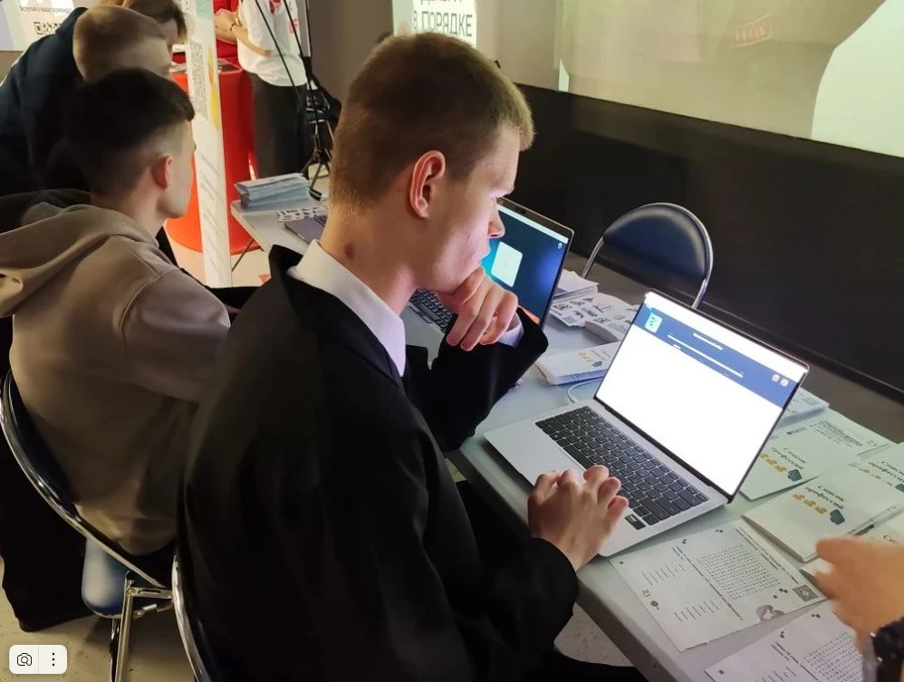 &quotШкола 21&quot пресс-служба министерства цифрового и технологического развития Сахалинской области