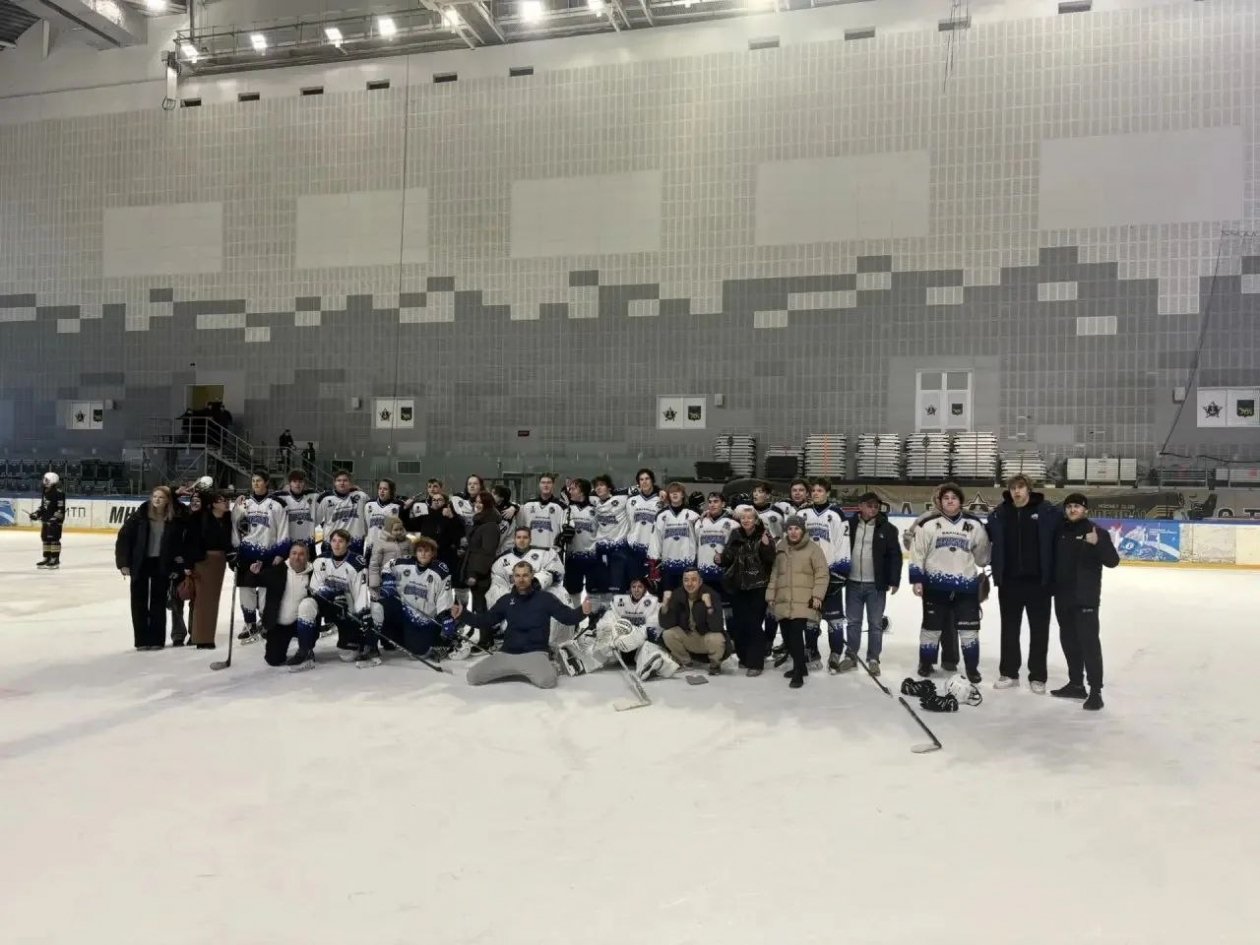 Команда &quotКристалл&quot пресс-служба министерства спорта Сахалинской области