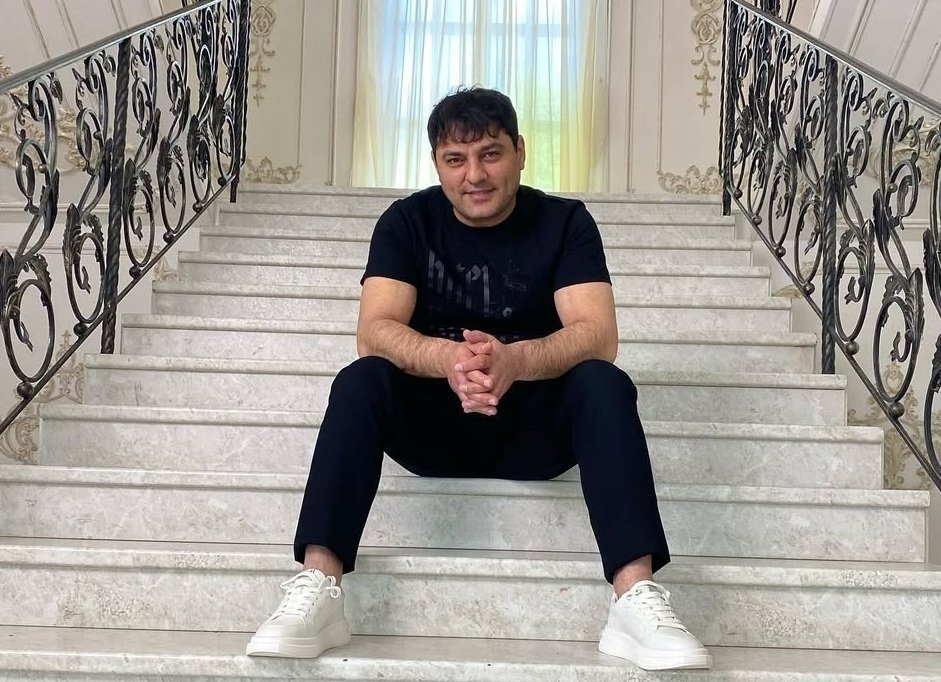 Поп-звезду с концерта в Краснодаре увезли в больницу vk.com/murat.tkhagalegov