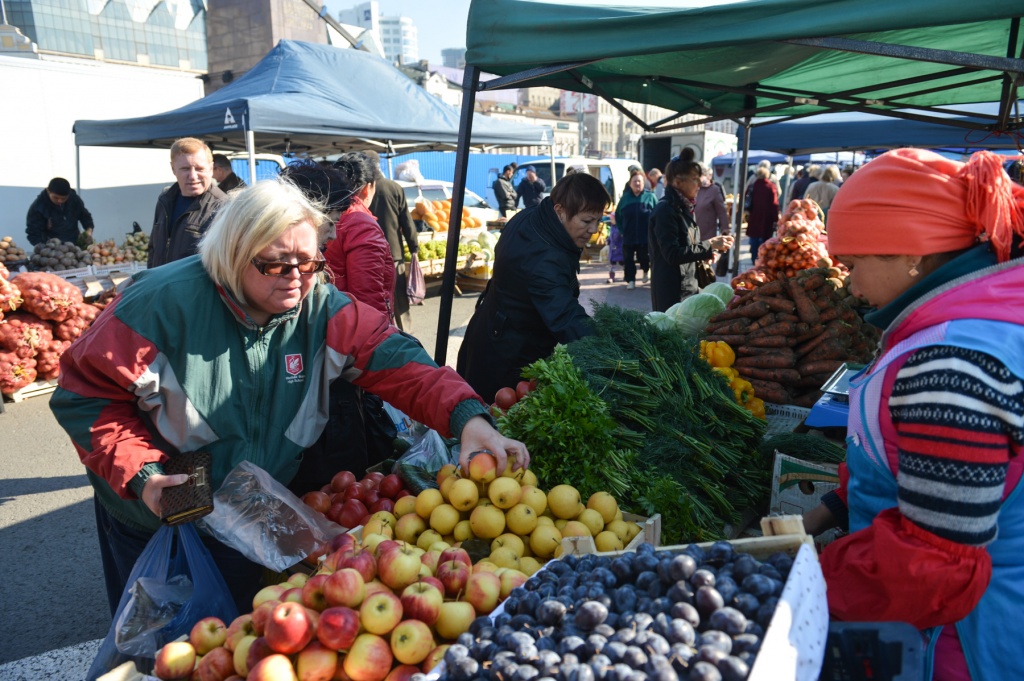 Покупатели, Фото с места события из других источников