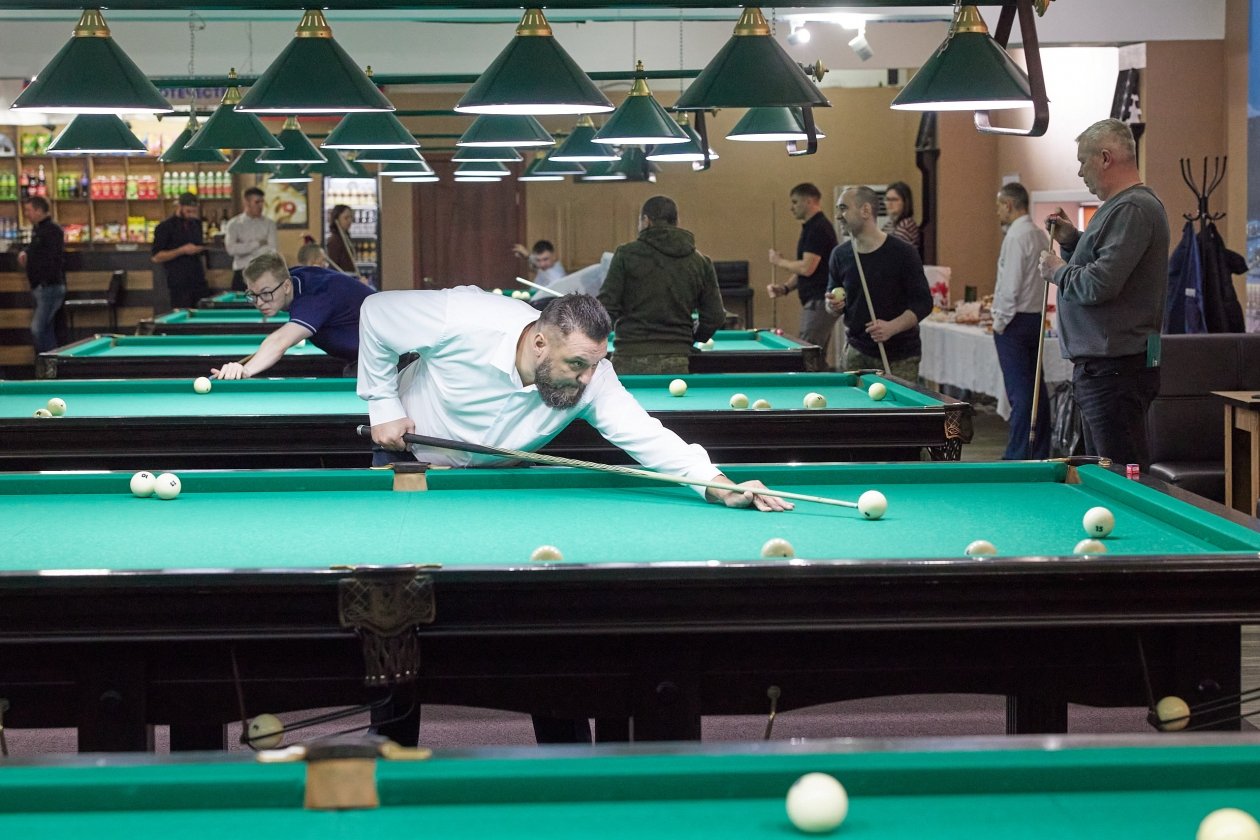 Городской турнир по бильярду среди ветеранов и участников СВО в Южно-Сахалинске пресс-служба администрации Южно-Сахалинска