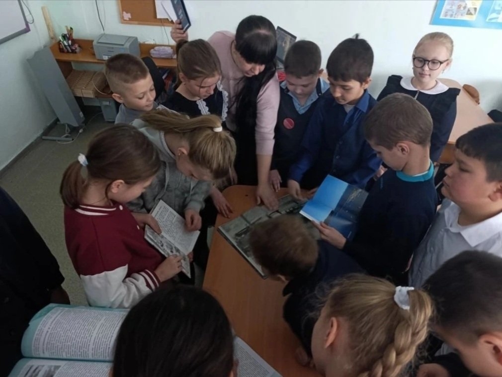 Беседа со школьниками предоставлено библиотекой №24