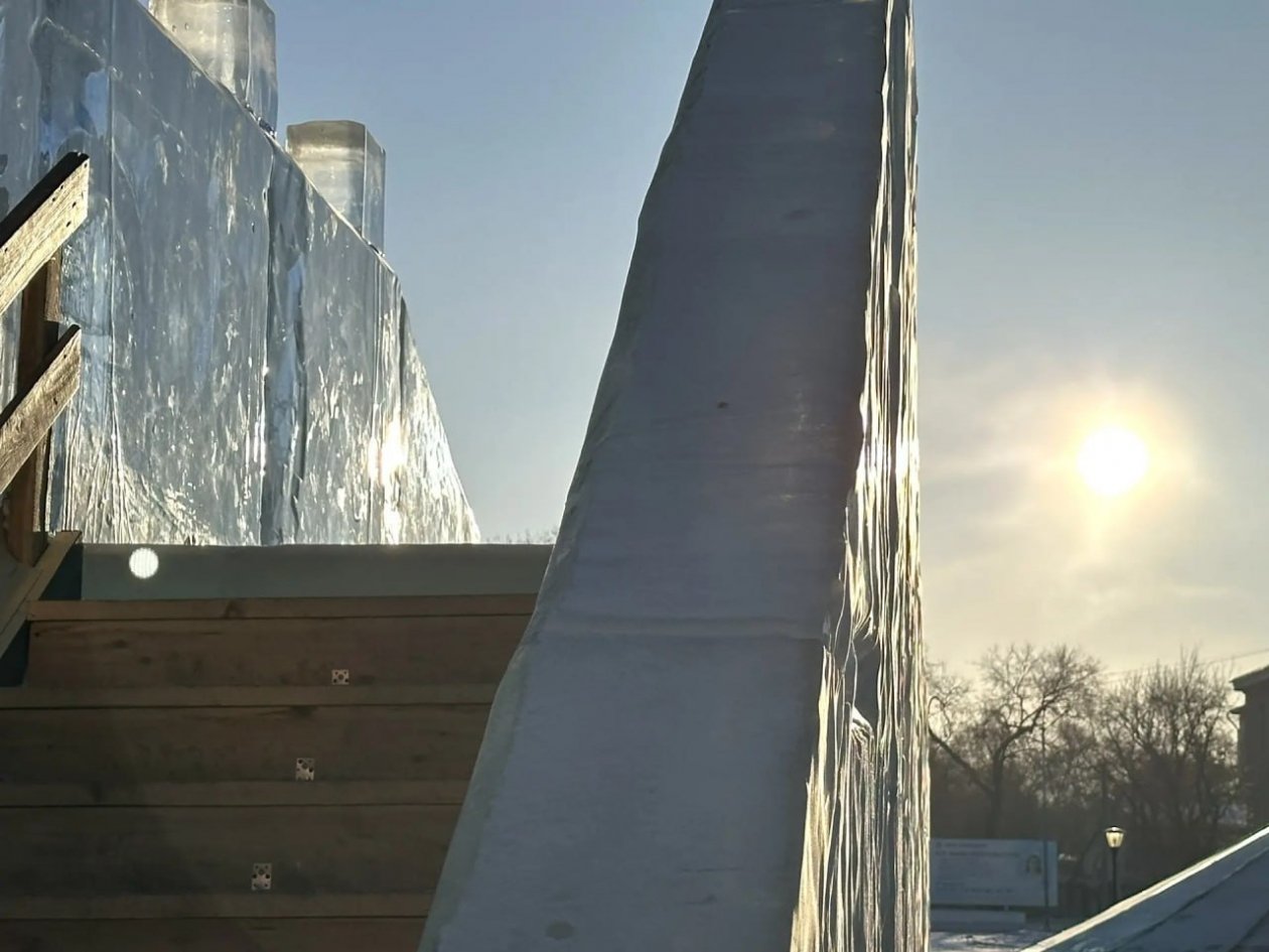 К демонтажу горки и нескольких ледовых скульптур специалисты приступили 19 февраля пресс-служба главы Белогорска