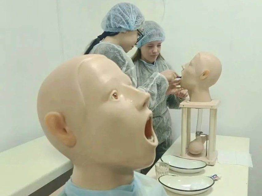 Занятие у школьников Петровск-Забайкальского медколледжа