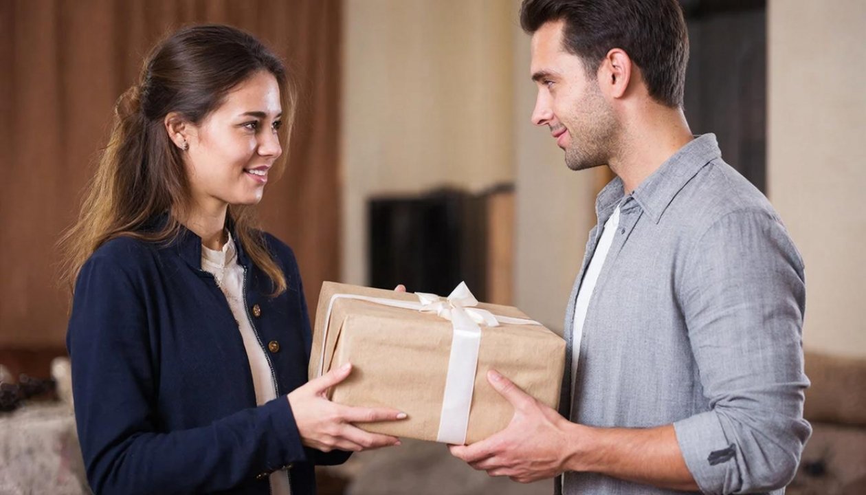 Тематическое фото ИИ GigaChat (18+)