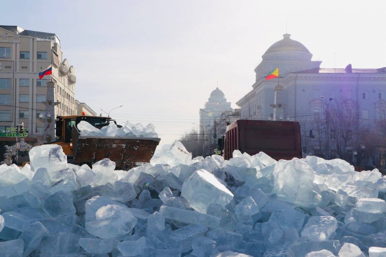 Уборка Ледового городка тг-канал (18+) мэрии