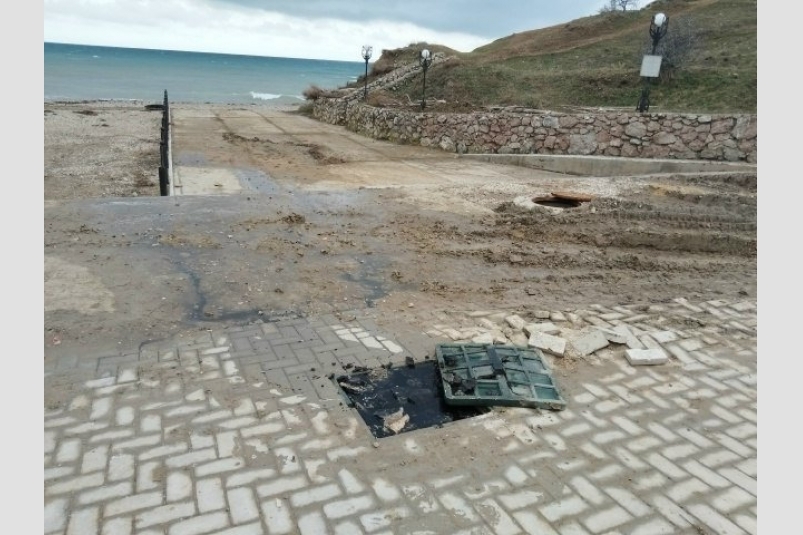 Стоки уходят в море Соцсети крымскоого отделения Российской экологической партии &quotЗеленые