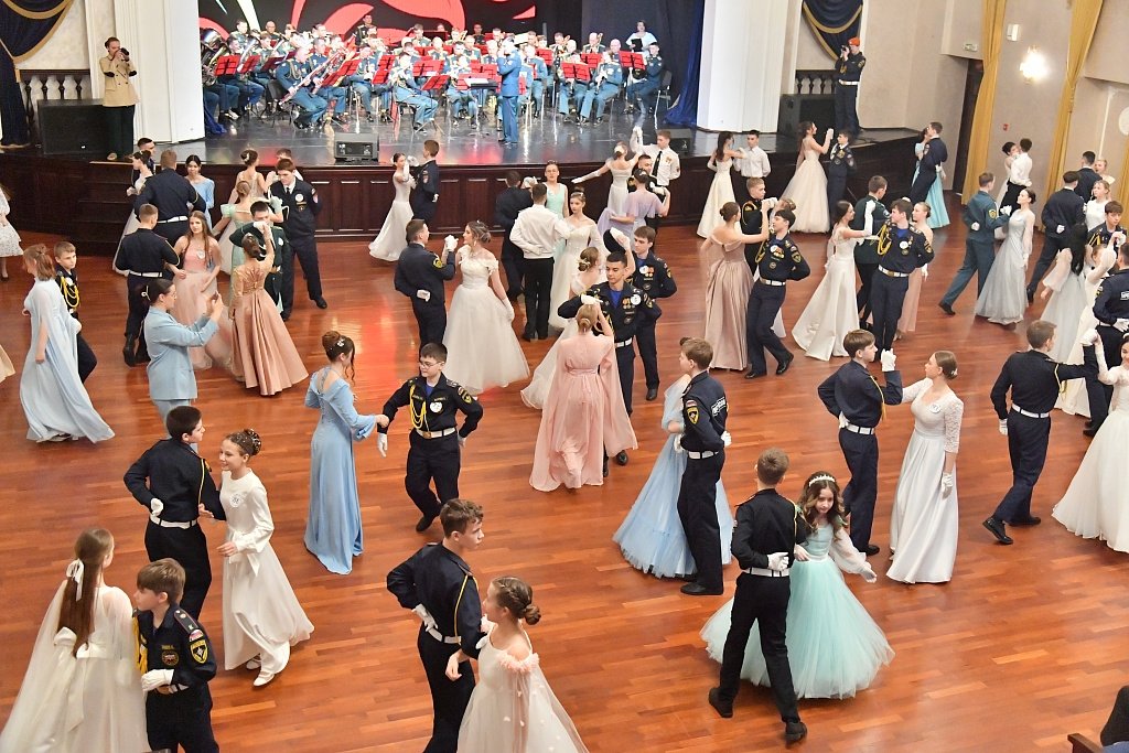 Кадетский бал прошел в Хабаровске Пресс-служба администрации Хабаровска
