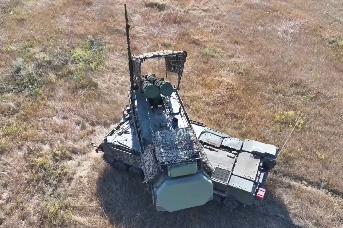 Тематическая фотография. Расчет &quotБук-М3&quot российской группировки войск, способный обнаружить, захватить и уничтожить такие воздушные аэродинамические цели, как ракеты ATACMS предоставлено Департаментом информации и массовых коммуникаций Минобороны РФ