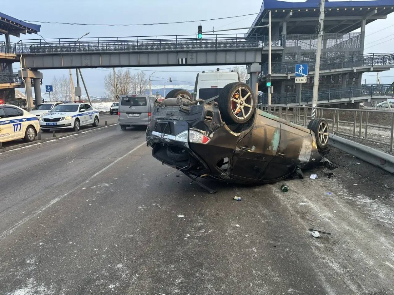 21-летний водитель в Улан-Удэ устроил ДТП и отказался от алкотеста ГИБДД по Бурятии