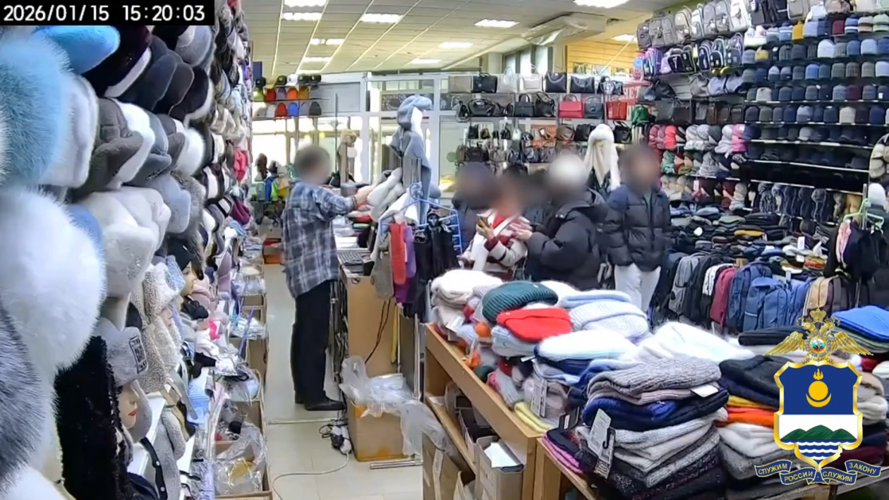 В Улан-Удэ пенсионерка украла дорогую норковую шапку в торговом центре МВД по Бурятии
