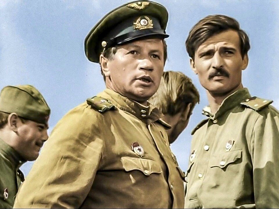 Культовый фильм СССР о войне кадр из фильма &quotВ бой идут одни &quotстарики&quot&quot (12+)