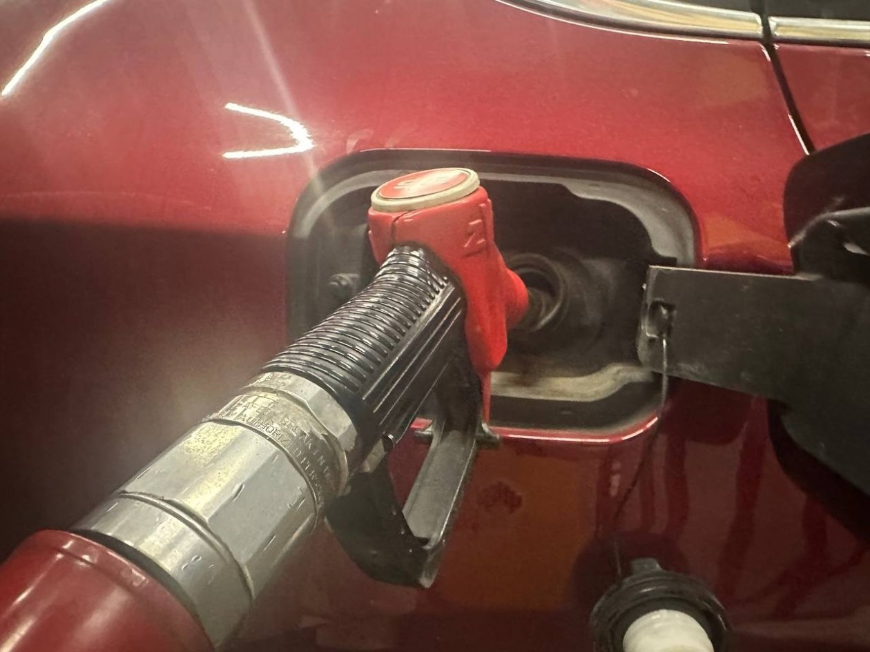 Эксперты объяснили, чем опасна вода в бензобаке ИА SevastopolMedia