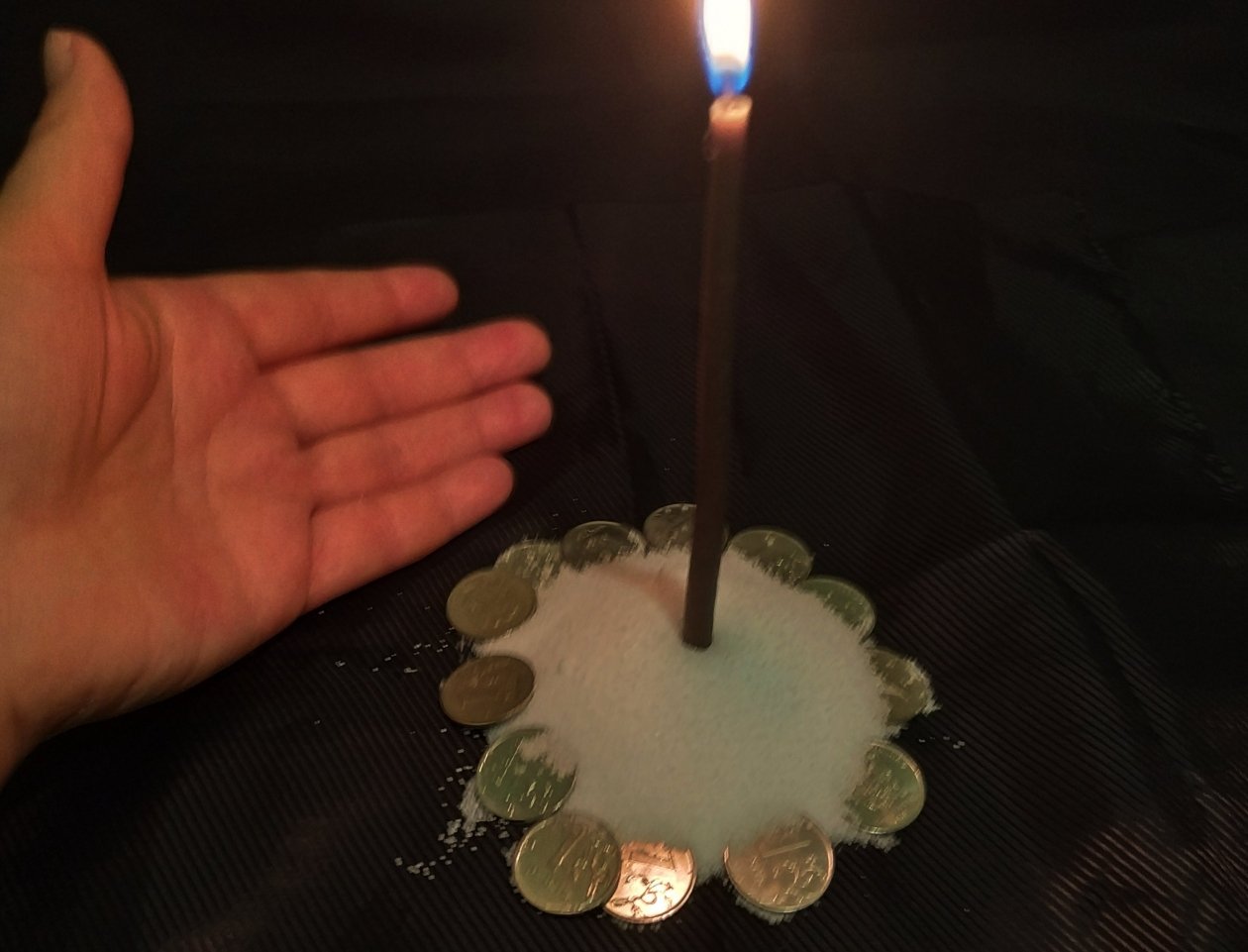 На Кубани гадалку привлекли к ответу за публикацию символики экстремистов Ирина Ленская