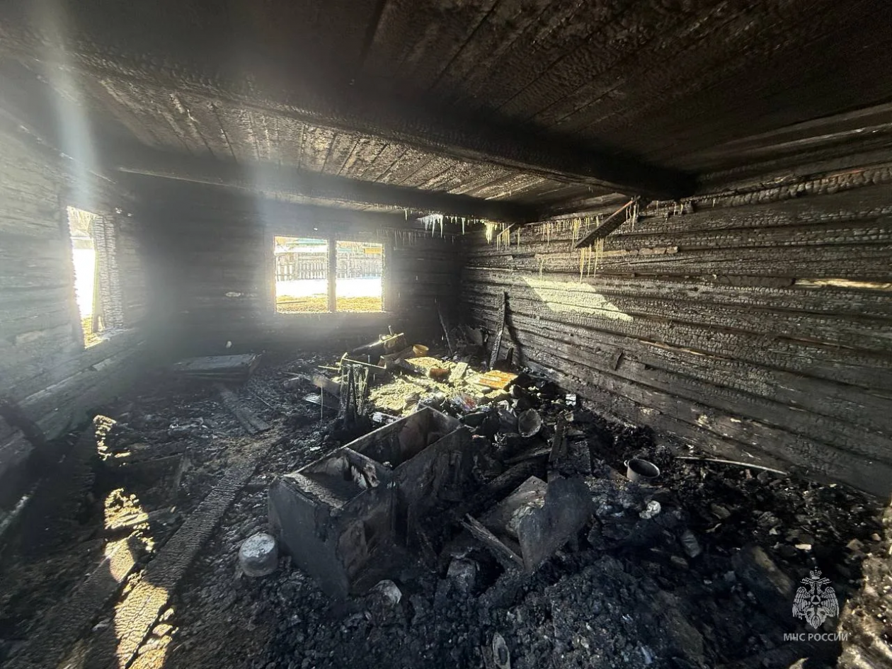 Сгоревший дом пресс-службы ГУ МЧС по Забайкалью