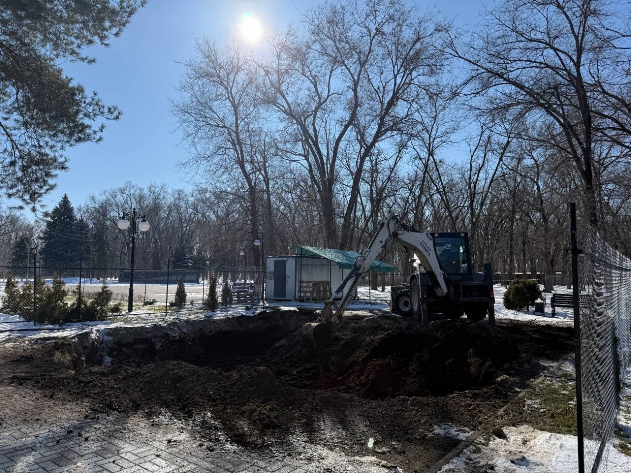 К строительству пешеходного светодинамического фонтана приступили администрация Труновского округа