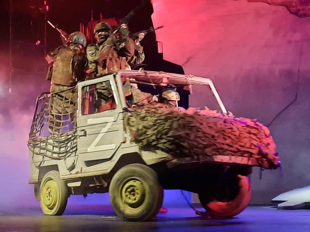 Премьера в Саха театре спектакля &quotСВОя война&quot: История любви на фоне испытаний ИА YakutiaMedia