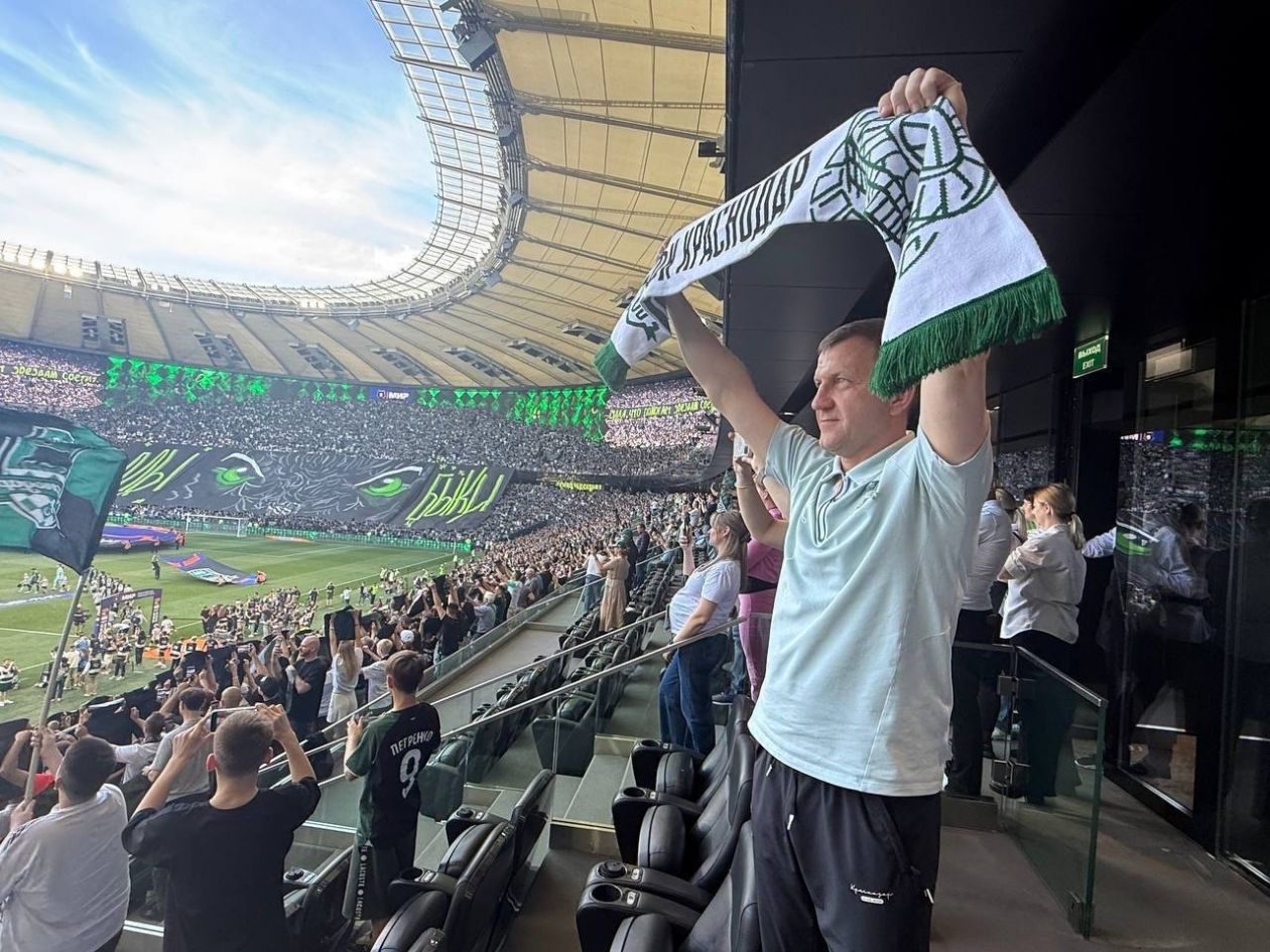 Мэр столицы Кубани поздравил ФК &quotКраснодар&quot с 18-летием Пресс-служба ФК &quotКраснодар&quot