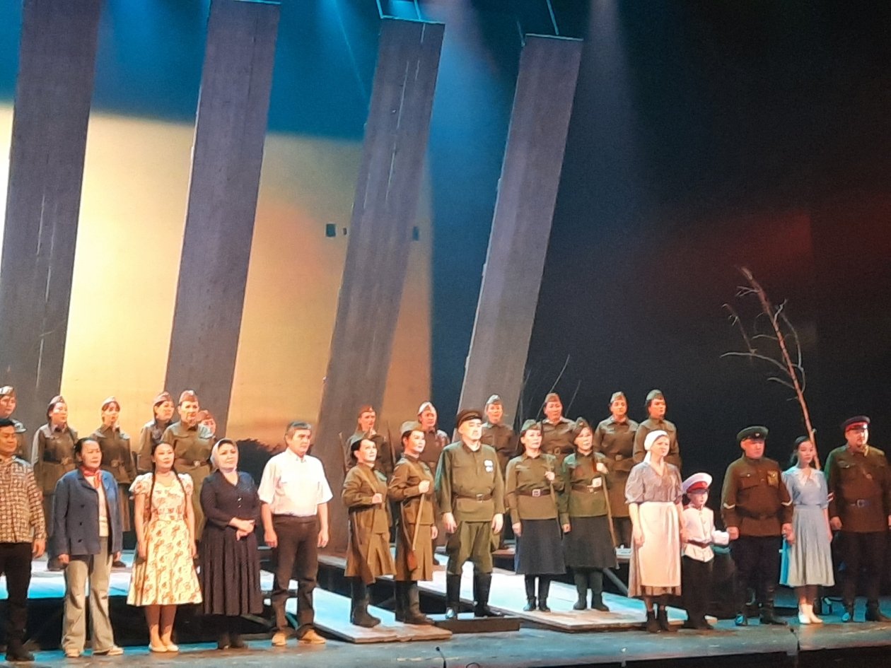 &quotЗори здесь тихие&quot: Война, женский подвиг и цена Победы в якутской опере ИА YakutiaMedia