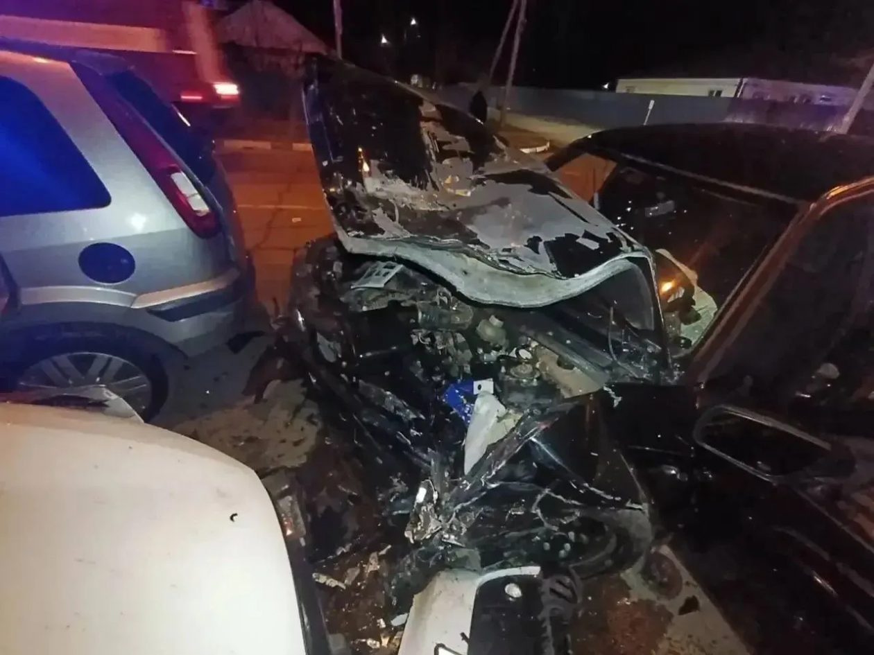 Двое парней и 14-летняя школьница пострадали в жестком ДТП на Кубани t.me/mvd_23