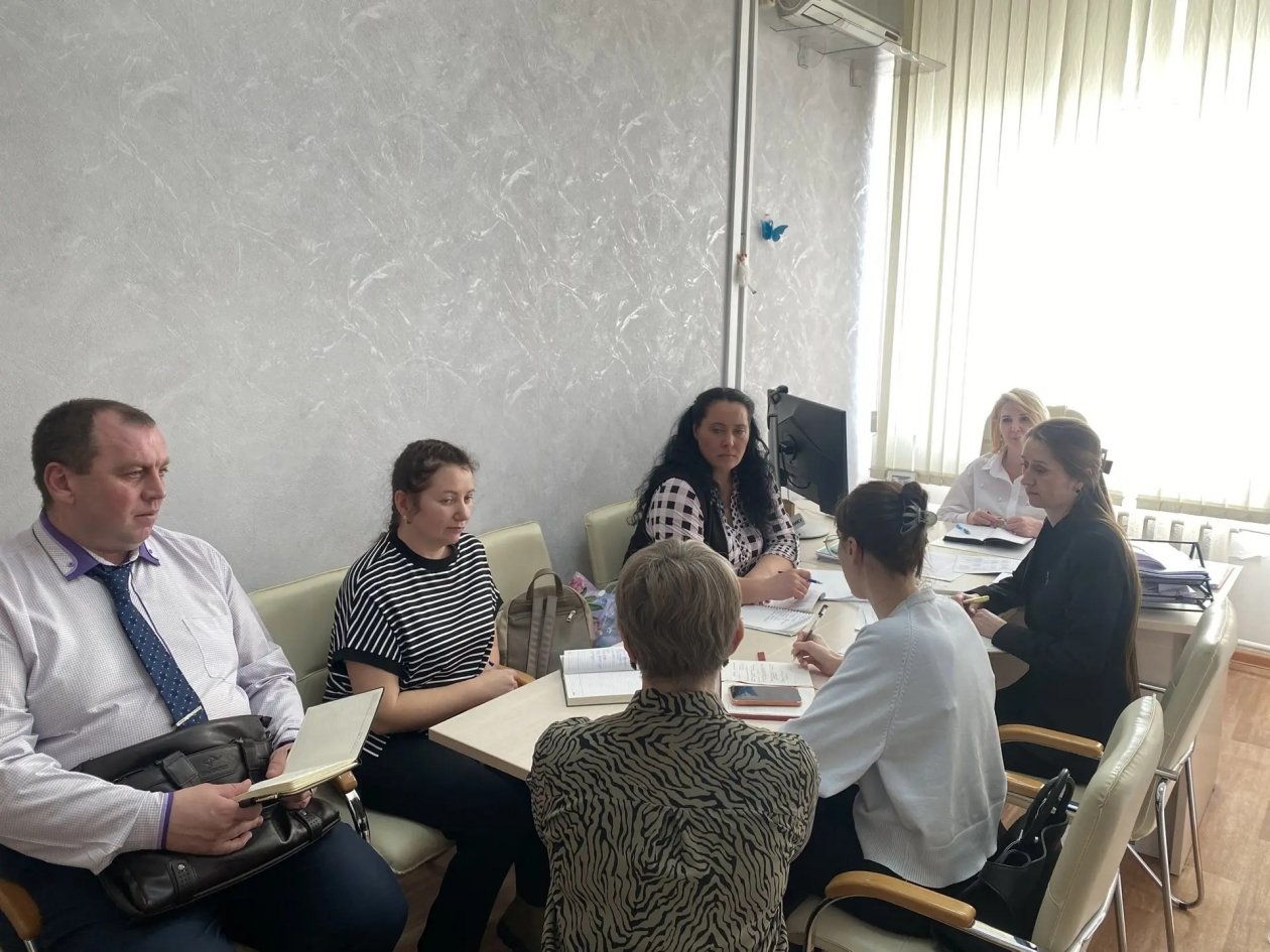 Встреча специалистов Методического кабинета с финалистами Tg-канал (18+) МКУ &quotМетодический кабинет&quot УГО