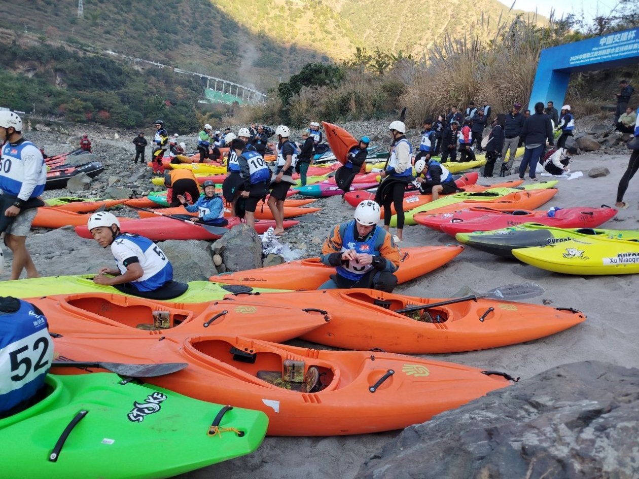 Каякеры из Владивостока приняли участие в чемпионате по гребле на бурной воде в КНР предоставлено участниками