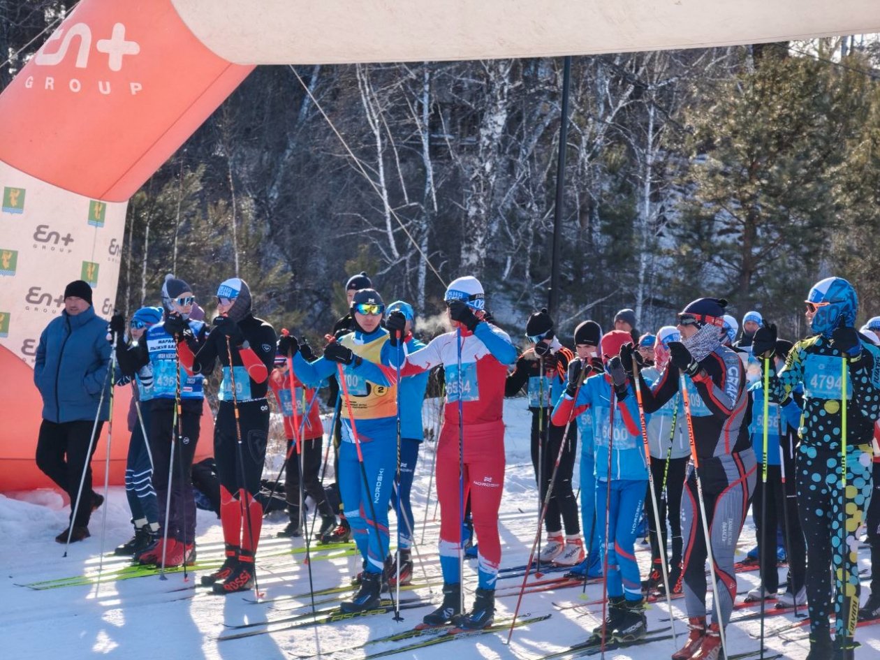 Более 500 участников вышли на старт гонки &quotЛыжня России&quot в Ангарске Пресс-служба администрации АГО