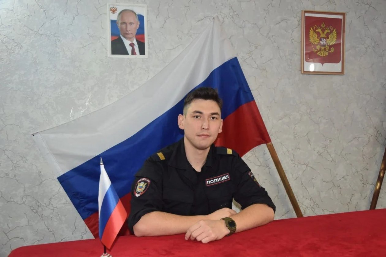 Рискуя жизнью: полицейский помог потушить пожар в Нукутском районе Пресс-служба ГУ МВД России по Иркутской области