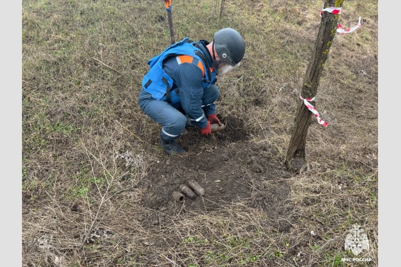 Пиротехники уничтожили взрывоопасные предметы МЧС Крыма
