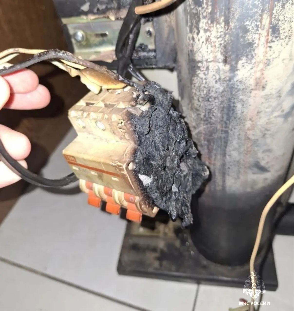 Автоматы электрокотла в доме вспыхнули в Иркутском районе пресс-служба МЧС РФ по региону