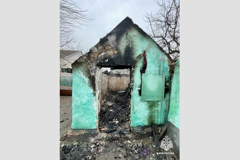 Пенсионерка пострадала во время пожара на летней кухне в селе Ставрополья МЧС Ставрополья