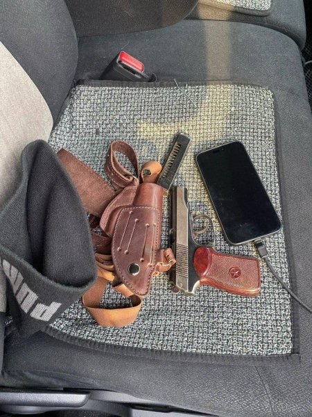 В Уссурийске сотрудники Госавтоинспекции пресекли незаконный оборот оружия и боеприпасов предоставлено пресс-службой ОМВД России по городу Уссурийску