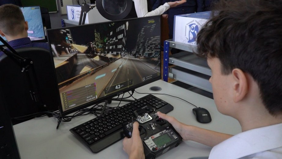 Сельских школьников в Хабаровском крае обучают создавать и управлять дронами Пресс-служба администрации Хабаровского района