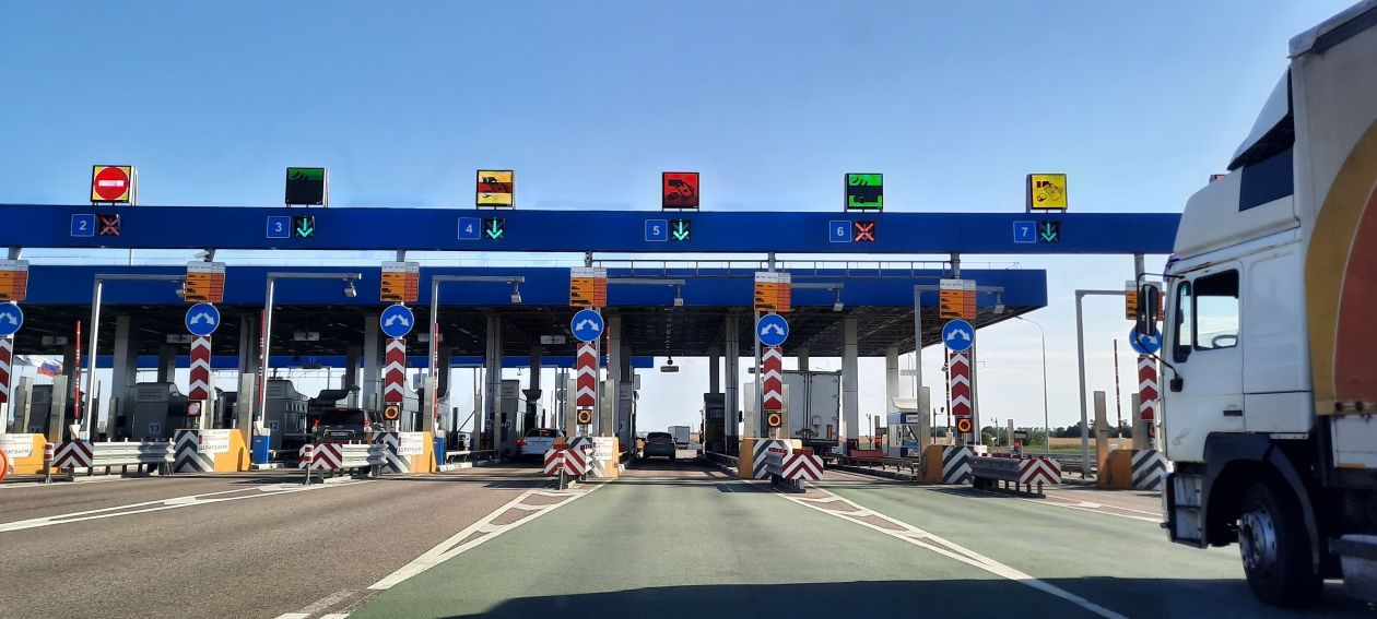 Пункт оплаты, транспондер, типасс, t-pass, платные дороги, M4, магистраль, трасса. Виктория Процкая, ИА Primamedia