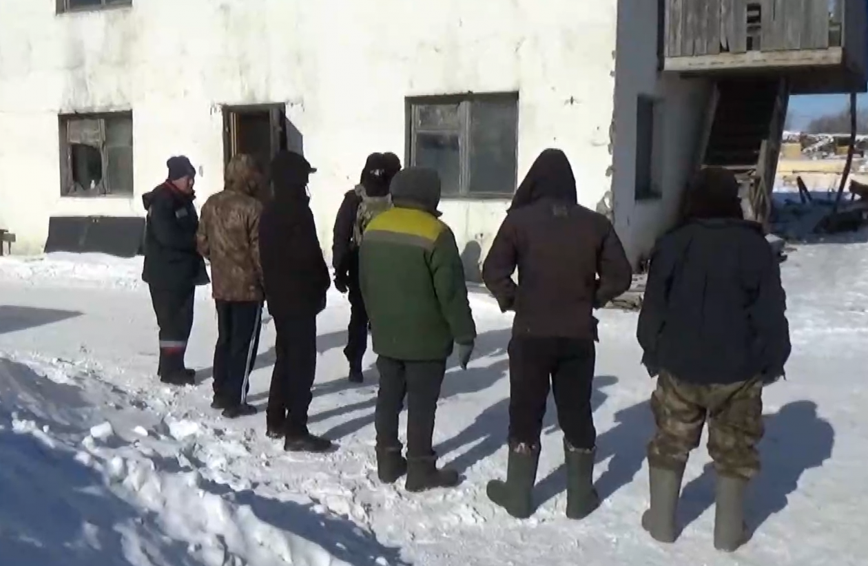 Сотни нелегальных мигрантов выявили в Хабаровске в ходе спецоперации Скриншот с видео УМВД России по Хабаровскому краю