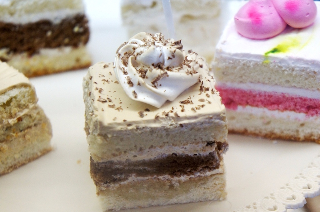 Пирожное ИА ЕАОMedia