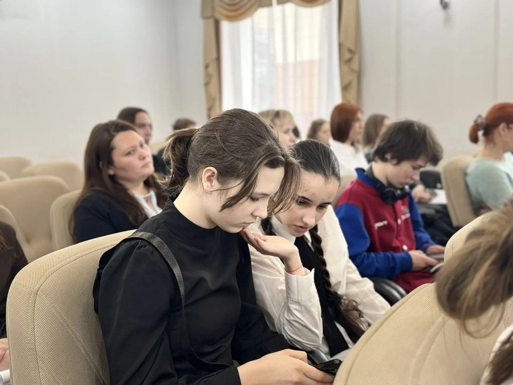 В Магадане прошло заседание Координационного молодежного совета Источник