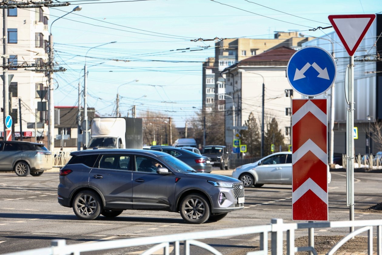 Какой поворотник включать на кольце - ошибка, за которую можно получить штраф ИА KrasnodarMedia