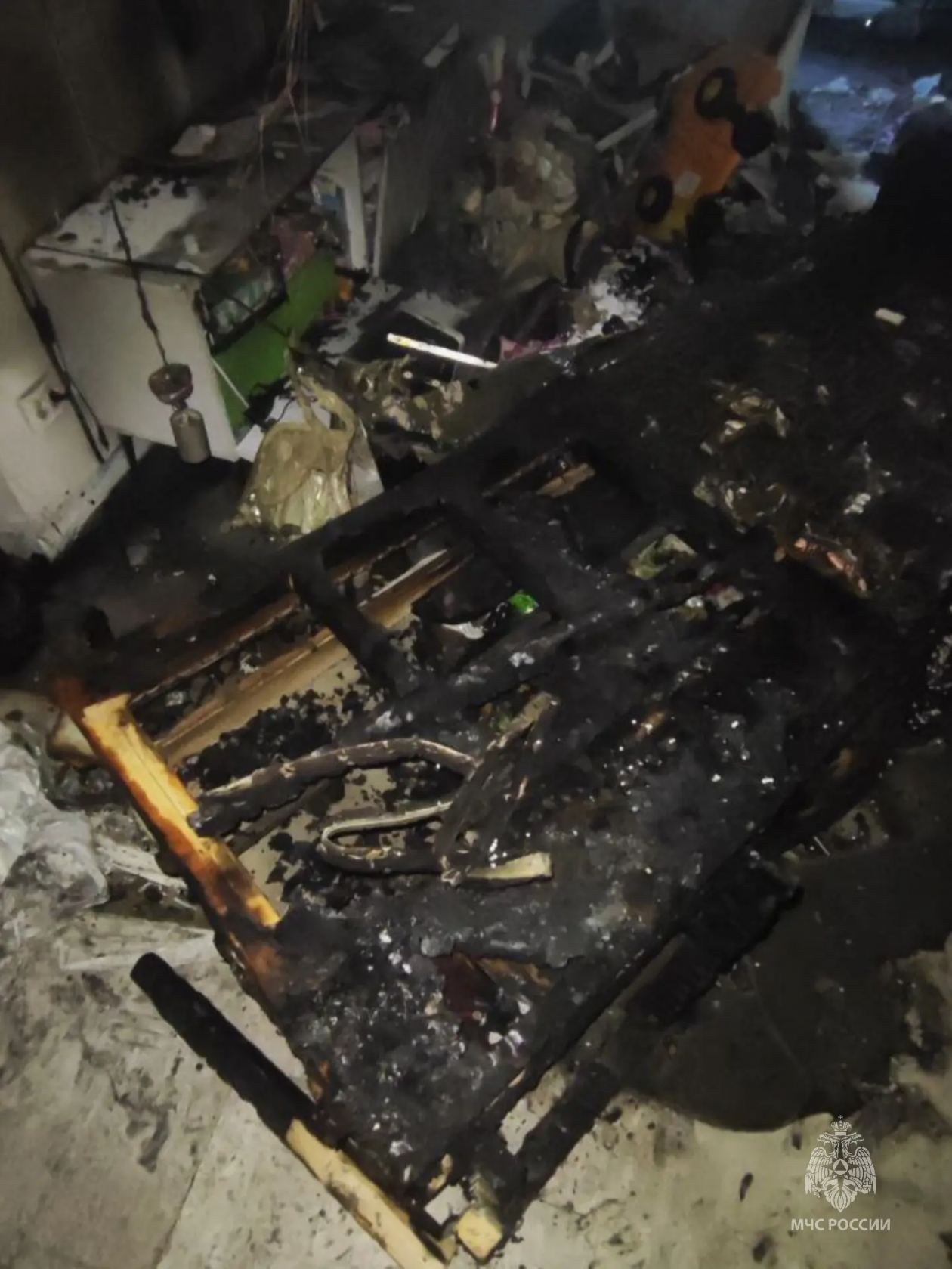 Диван в квартире загорелся ночью, когда семья уже спала ГУ МЧС России по Амурской области