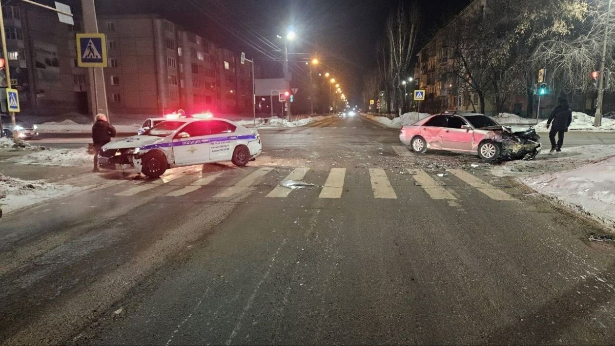 Toyota Mark II и машина ДПС столкнулись в Ангарске ДТП 38RUS в тг (18+)