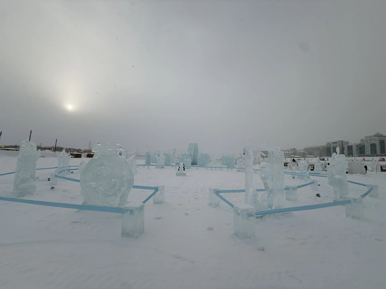 Символы мира и дружбы из снега и льда появились на 202 микрорайоне Якутска    YakutiaMedia