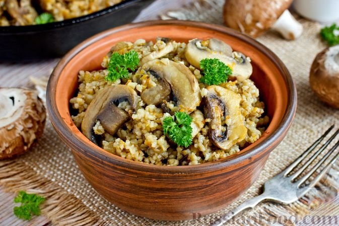 Ячневая каша с грибами, на сковороде russianfood.com