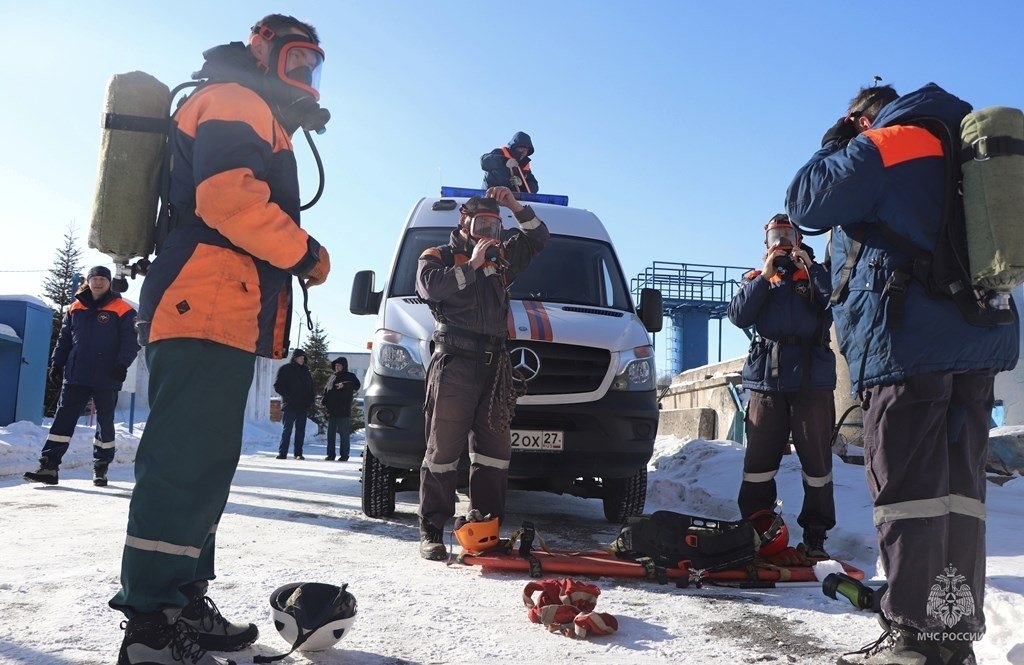 Хабаровские спасатели успешно подтвердили статус &quotгазоспасателя&quot Предоставлено пресс-службой ГУ МЧС России по Хабаровскому краю
