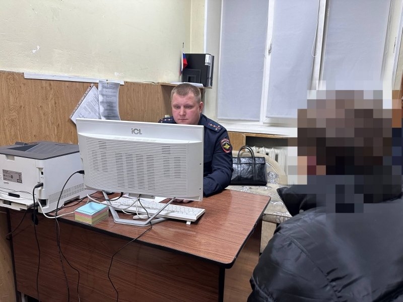 Полицейские Владивостока поймали вандалов, разбивших &quotумную&quot остановку Пресс-служба УМВД России по Приморскому краю