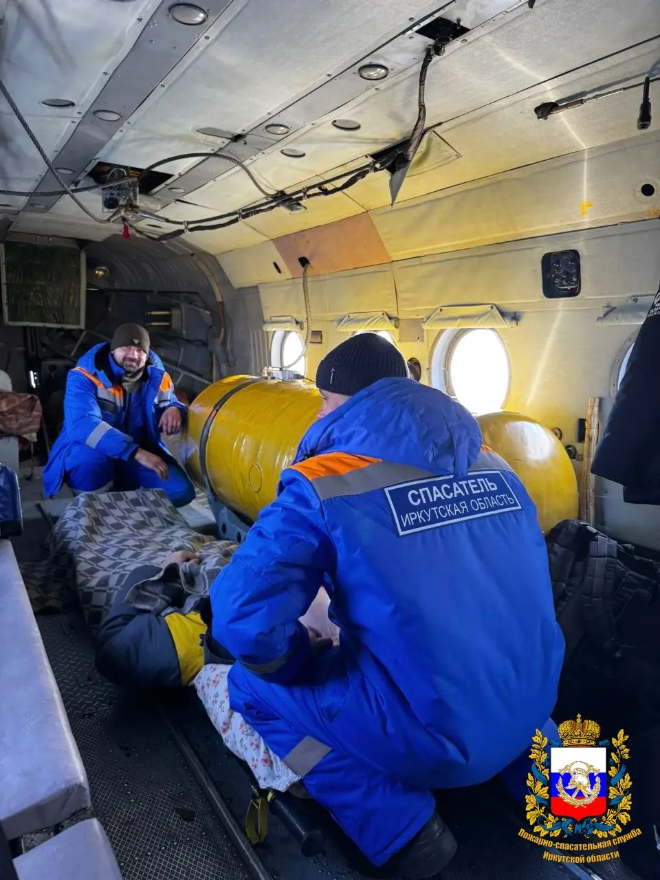 Мужчину с обморожением ног доставили вертолетом в Киренск Пожарно-спасательная служба Иркутской области