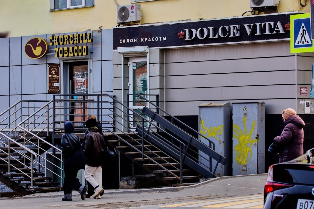 Во Владивостоке вступили в силу новые правила размещения вывесок Дмитрий Осипчук, ИА PrimaMedia